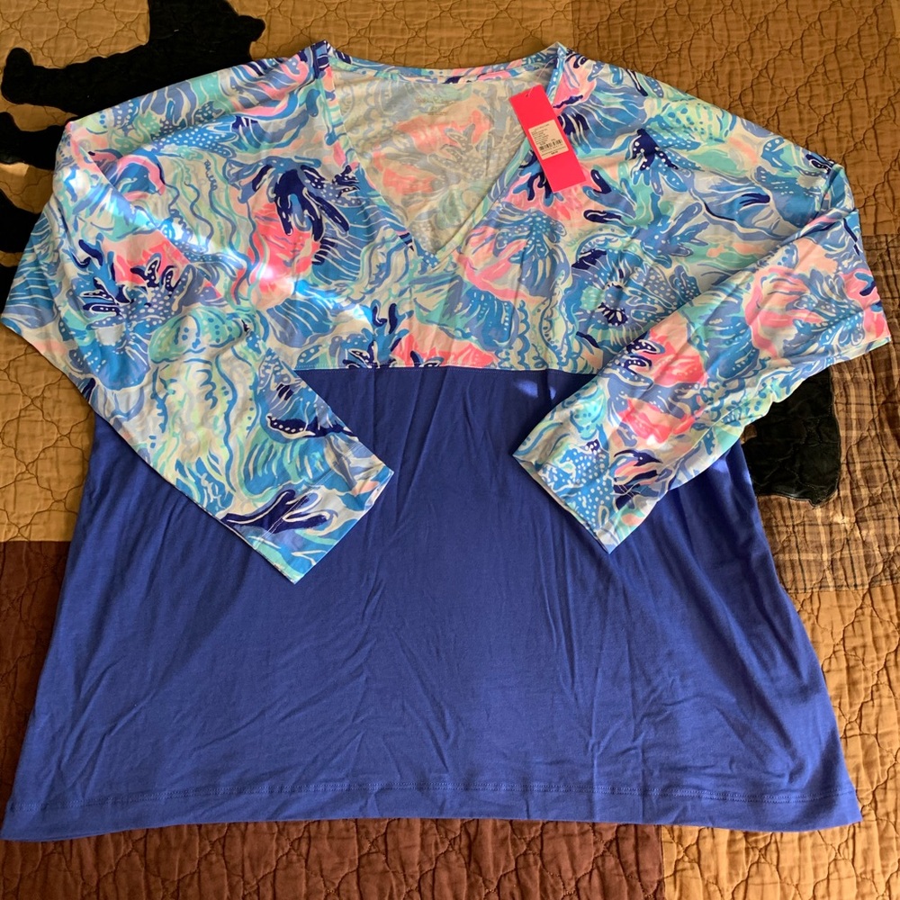 NWT Lilly Pulitzer Finn V neck top